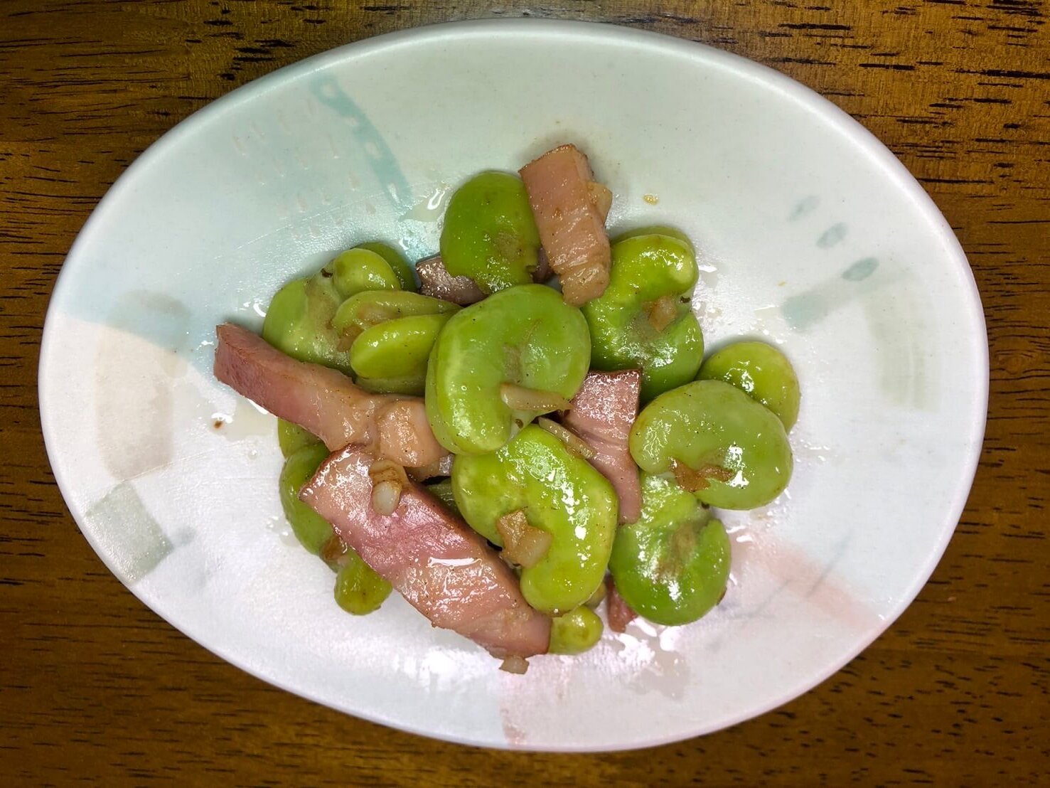 写真：空豆のガーリック炒め