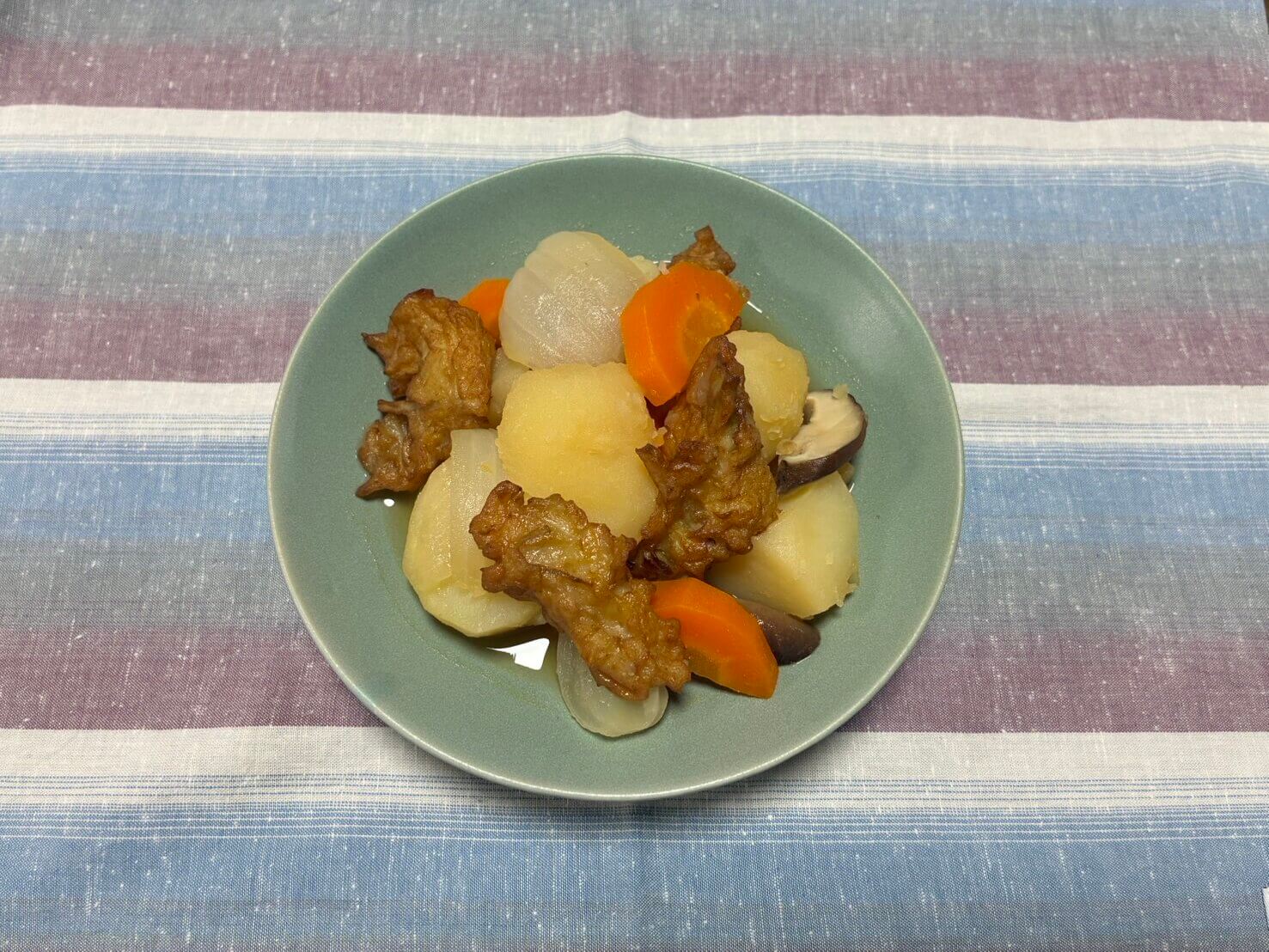 写真：じゃがいもとはんぺんの煮物